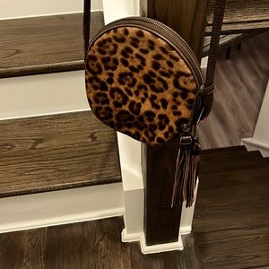 Patricia Nash leopard crossbody… like new I never used it… all leather…